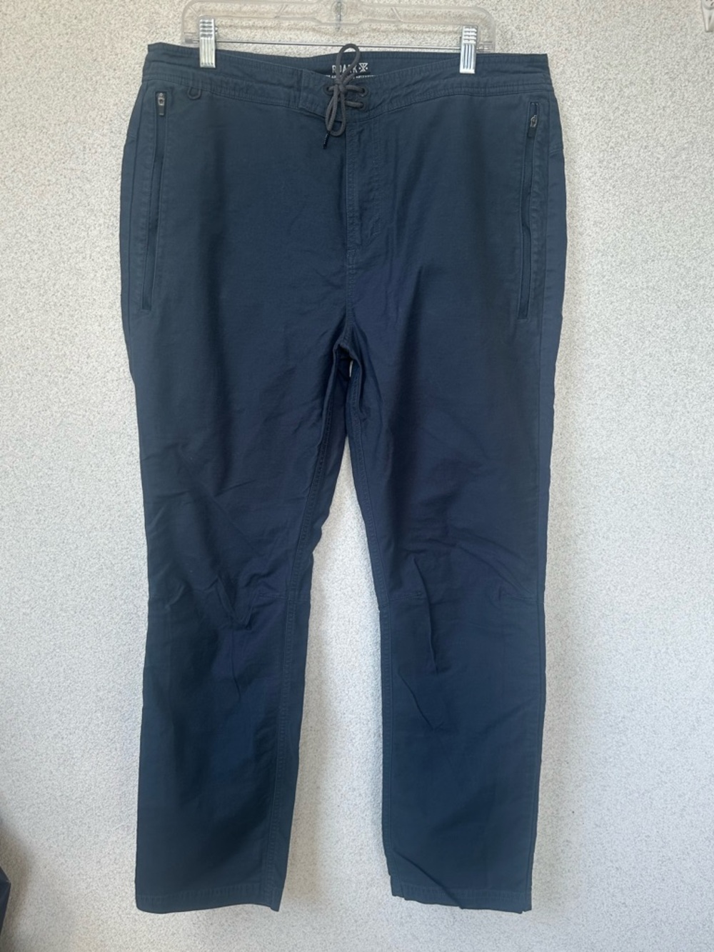 Roark Artifacts of Adventure Navy Technical Pants Men’s Size 36, Zip Pockets